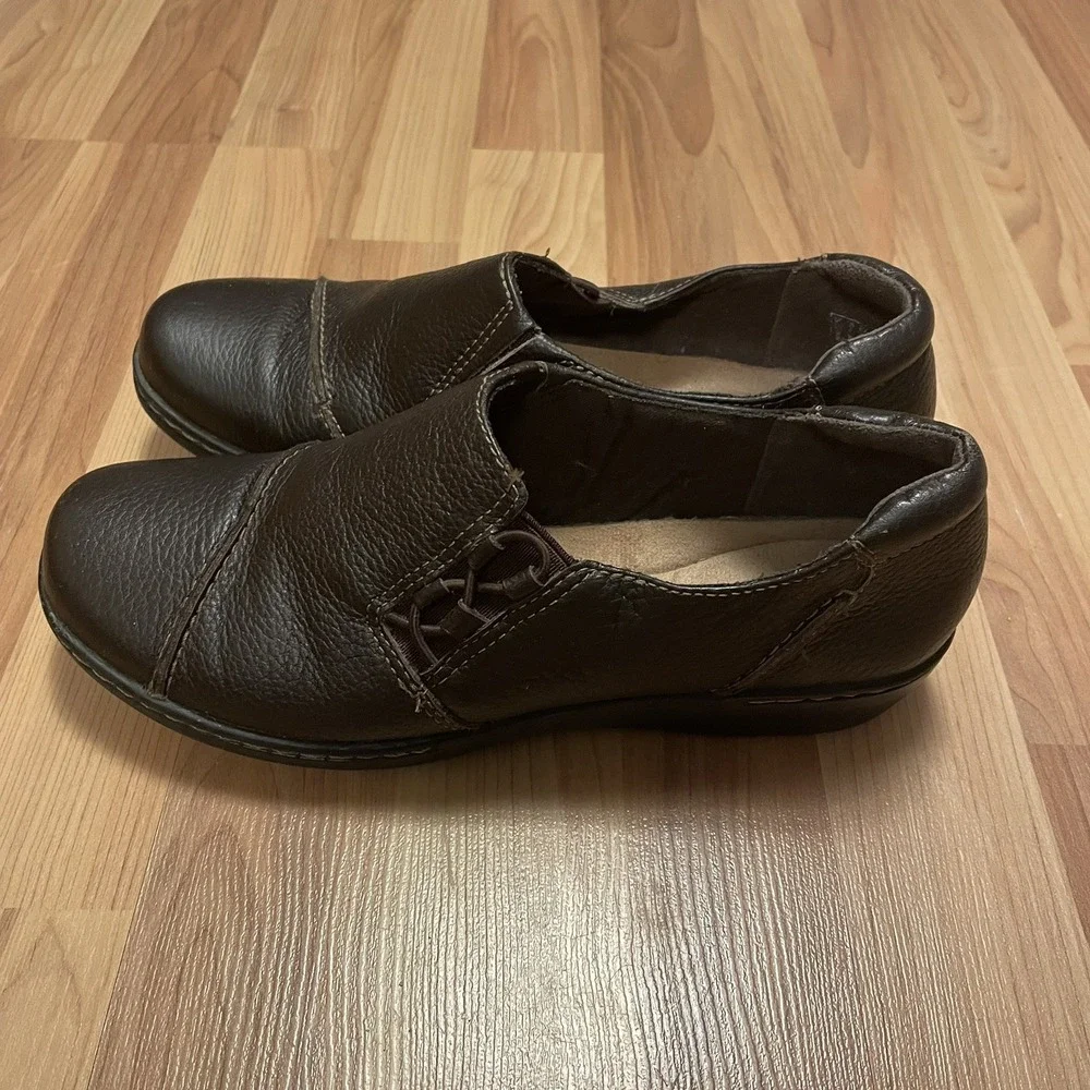 CLARKS Collection Women's Size 9 Brown Leather Slip On Cushion Comfort Office - Picture 6 of 11